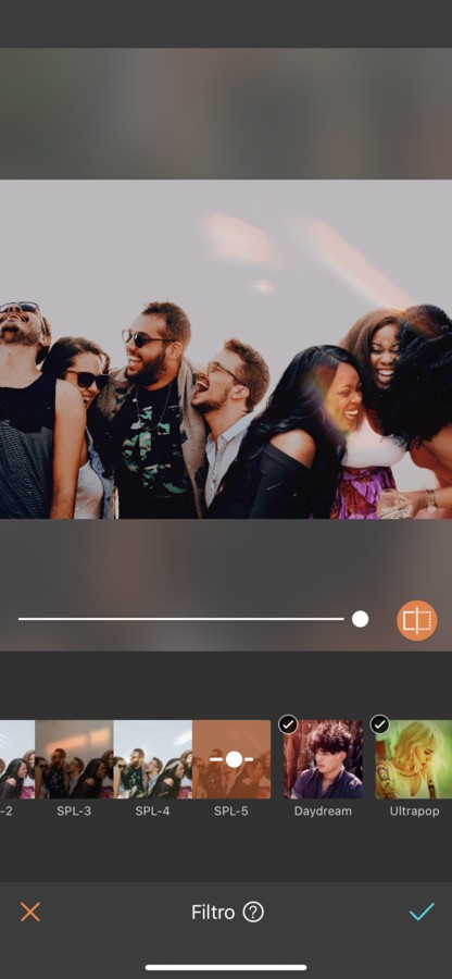 grupo de amigos riendo