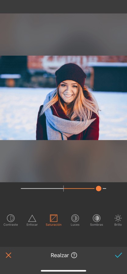 mujer en la nieve