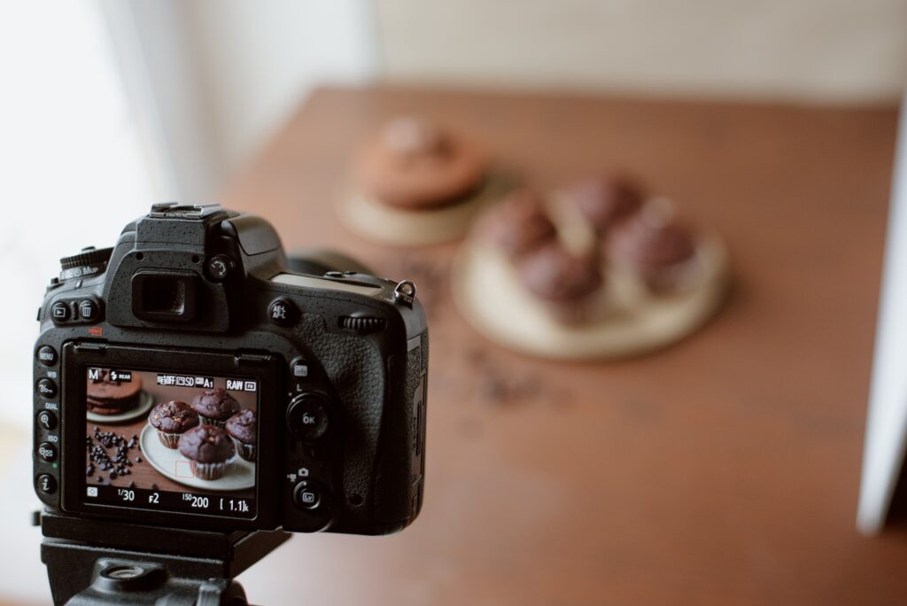 remove photobombers - camera set up to take photos of muffins